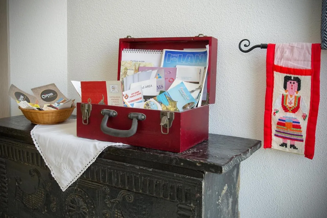 Bed & Breakfast Holiday Room Sa Tebia Oristano